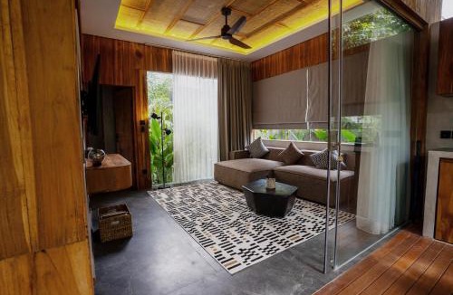 Seminyak Villa | Kayunida - Charming 1BR Wooden Villa in Seminyak