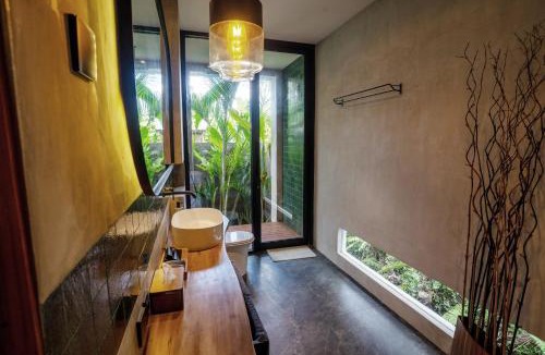 Seminyak Villa | Kayunida - Charming 1BR Wooden Villa in Seminyak