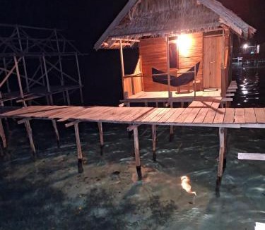 Arborek House | Kombrof Homestay & Dive Center