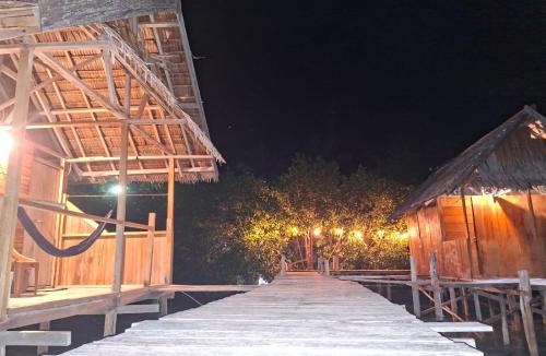 Arborek House | Kombrof Homestay & Dive Center