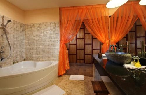 Kedewatan Resort | Kupu Kupu Barong Villas and Tree Spa
