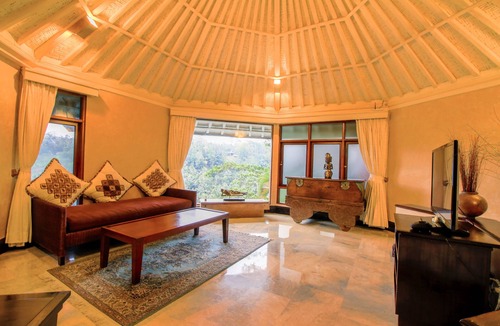 Kedewatan Resort | Kupu Kupu Barong Villas & Tree Spa