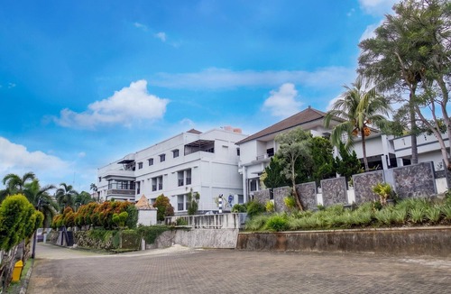 Bandar Lampung House | Kuraya Double Balcony Suite
