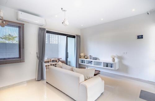 Batam House | Kyzen Stay - Jacuzzi home near ferry terminal