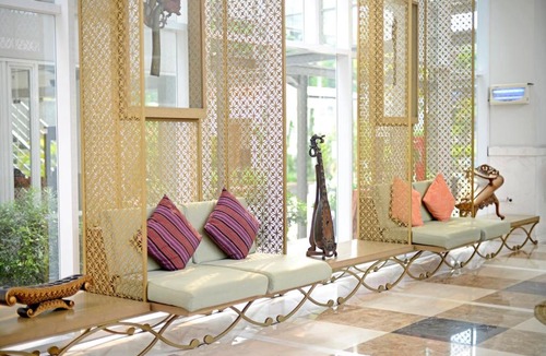 Gubeng Hotel | La Lisa Hotel by ARTOTEL