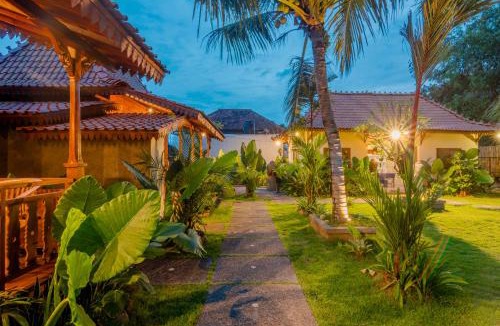 Kemenuh House | Laksmi Viridis Villas with Bathtub and Sharing Pool
