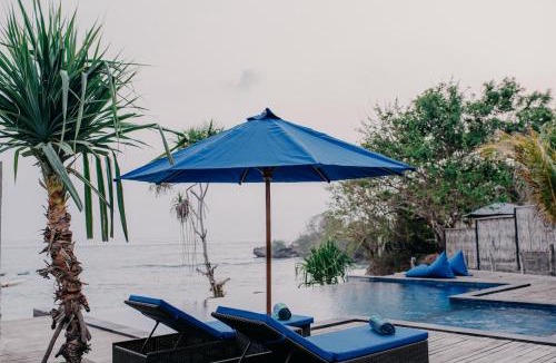 Mushroom Bay Cabin | Lebaoh Nusa Cottage