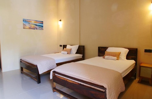 Tanjung Setia Hotel | Lovina Krui Surf