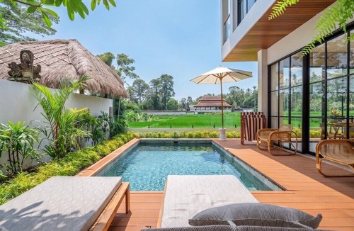 Melayang Villa | Luxe 3BR Gem in Tropical Ubud w Pool, Patio&Garden