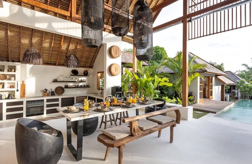 Banjar Semer House | Luxe Tropical 6BR Dream Villa in Canggu