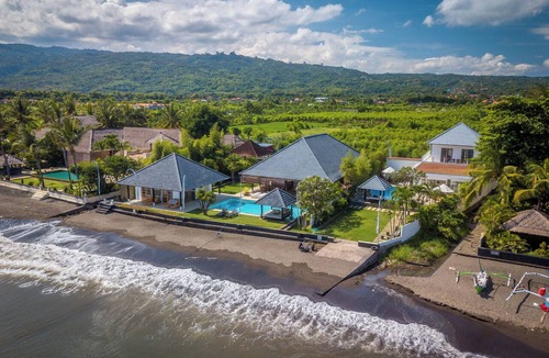 Dencarik Villa | Luxury 6BR Beachfront Villa with Private Pool!