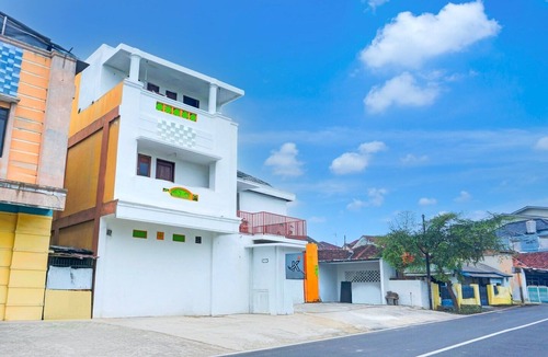 Bandar Lampung House | Luxury Deluxe DBL Retreat W/Free WiFi and Parking