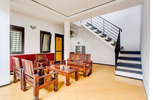 Purwokerto House | Luxury Deluxe DBL Retreat W/Free WiFi and Parking