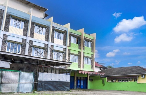 Sukarami House | Luxury Deluxe DBL Retreat W/Free WiFi and Parking