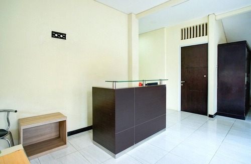 Palembang House | Luxury Deluxe DBL Retreat W/Free WiFi and Parking
