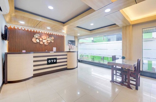 Tanjung Duren Utara House | Luxury Deluxe DBL Retreat W/Free WiFi and Parking
