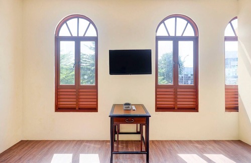 Lubuk Baja House | Luxury Deluxe DBL Retreat W/Free WiFi and Parking