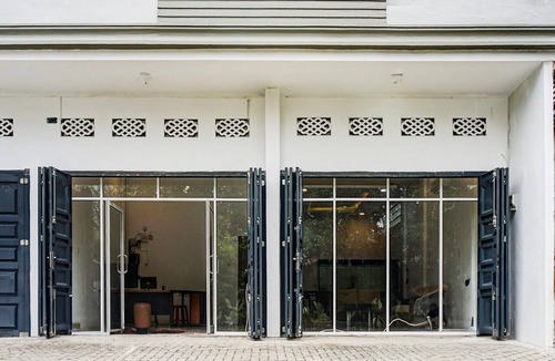 Medan House | Luxury Deluxe DBL Retreat W/Free WiFi and Parking