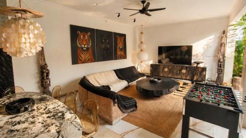 Batubelig Villa | Luxury private tropical Oasis & pool Bali