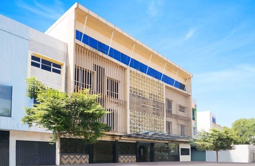 Palembang House | Luxury Twin Stay with Free WiFi and Parking