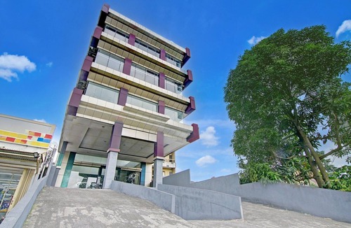 Pekanbaru House | Luxury Twin Stay with Free WiFi and Parking