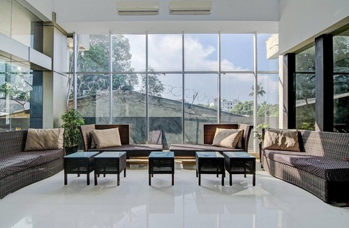 Pekanbaru House | Luxury Twin Stay with Free WiFi and Parking