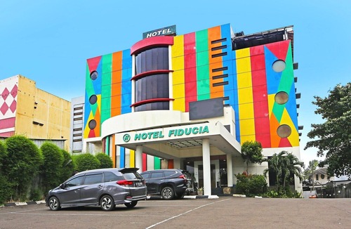 Serpong House | Luxury Twin Stay with Free WiFi and Parking