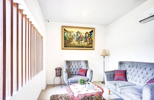 Medan House | Luxury Twin Stay with Free WiFi and Parking