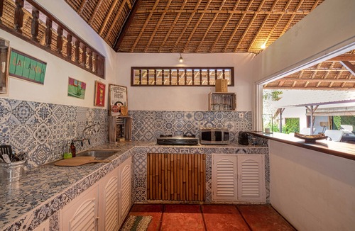 Dyanapura Villa | LUXURY Villa 3BR La plancha BEACH, 200m to the Beach, Heart of Seminyak,300m