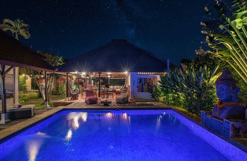 Dyanapura Villa | LUXURY Villa 3BR La plancha BEACH, 200m to the Beach, Heart of Seminyak,300m