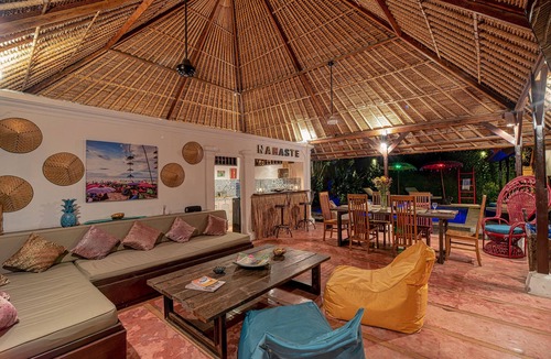 Dyanapura Villa | LUXURY Villa 3BR La plancha BEACH, 200m to the Beach, Heart of Seminyak,300m