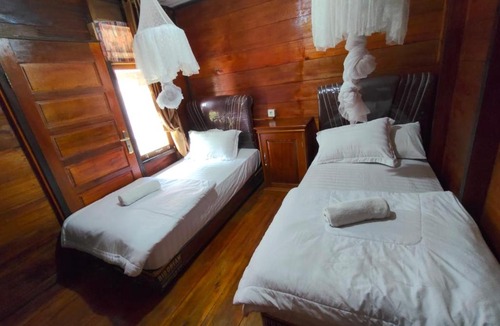 Sipura Island House | Mapaddegat Surf House