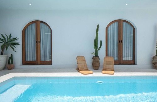 Pererenan Villa | Mediterranean style Pool Villa with A/C, fast wifi - inlcudes breakfast!