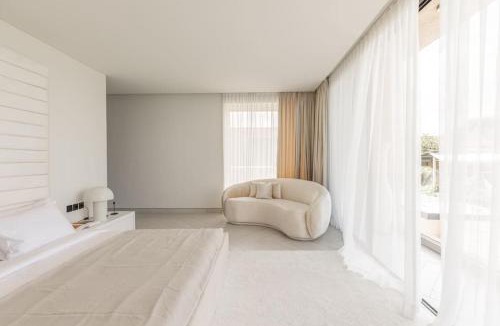 Padonan Villa | Minimalist Elegance: Tranquil Canggu Villa Yukki