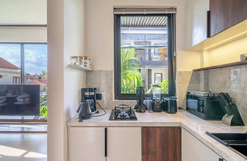 Ubud City-Centre House | Modern 2BR Flat in Ubud w Pool, Garden & Kitchen