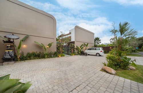 Tanjungbenoa Villa | Modern 3BR Villa Private Pool Serangan Beach