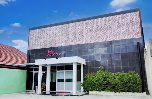 Padang House | Modern Twin Suite Stay with Parking Access