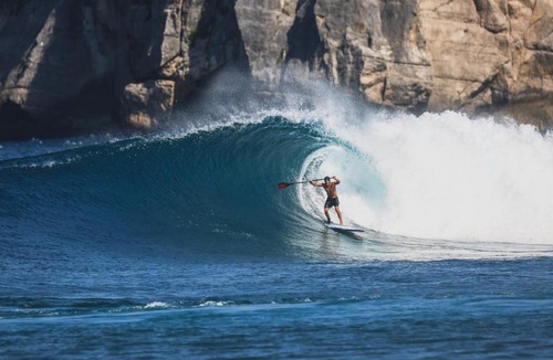 Sekongkang Hotel | Muara Surf House - Yoyos beachfront