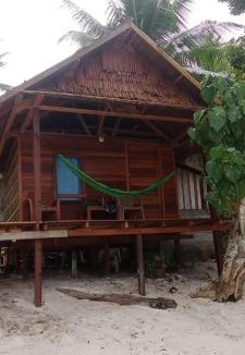 Mansuar Island House | Napoleon Homestay Raja Ampat