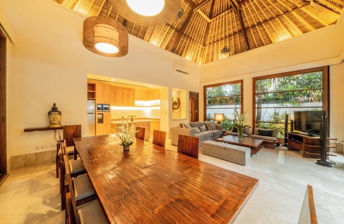 Jimbaran Bay Villa | Near the beach 3-bedroom villa in Jimbaran