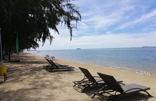 Telukbakau Bed & Breakfast | New Marjoly Beach & Resort