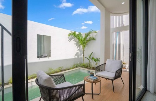 Seminyak Villa | New Rooftop Jacuzzi & Private Pool Villa near Canggu/Seminyak.