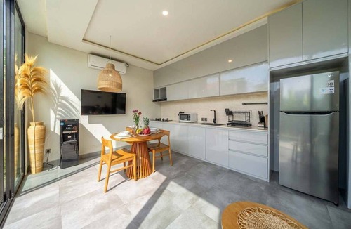 Pejeng Kawan Villa | New Tropical Villa+Large Pool+Perfect for Couples
