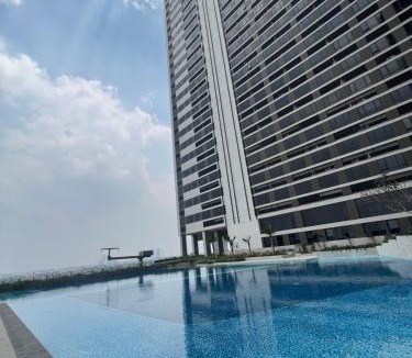 Pinang Apartment | Newly renovated apartement @ collins boulevard