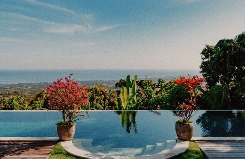 Kayu Putih Villa | Ocean and Jungle Views Soaking Bathtub Lovina
