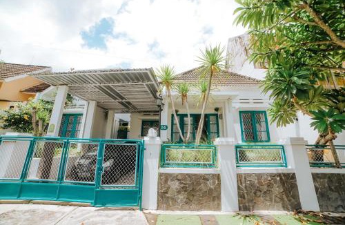 Depok Villa | Omah Toska Homestay Jogja