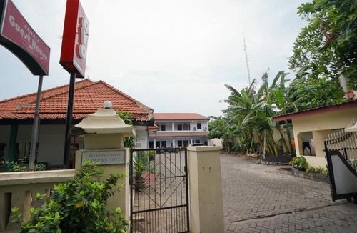 Probolinggo Hotel | OYO 2003 Female Guest House