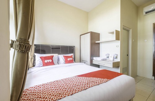 West Cirebon Hotel | OYO 2132 Pondok Avicenna