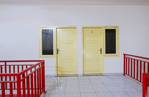 Muncar Hotel | OYO 3060 Al Fatih Guest House Syariah