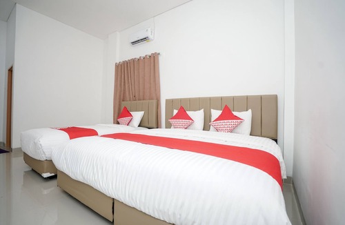 Sukarami Hotel | OYO 443 Hotel Barlian